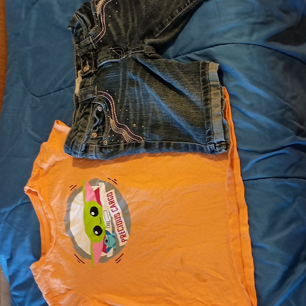 Star Wars baby Yoda girls shirt 8, Route 66 shorts 10